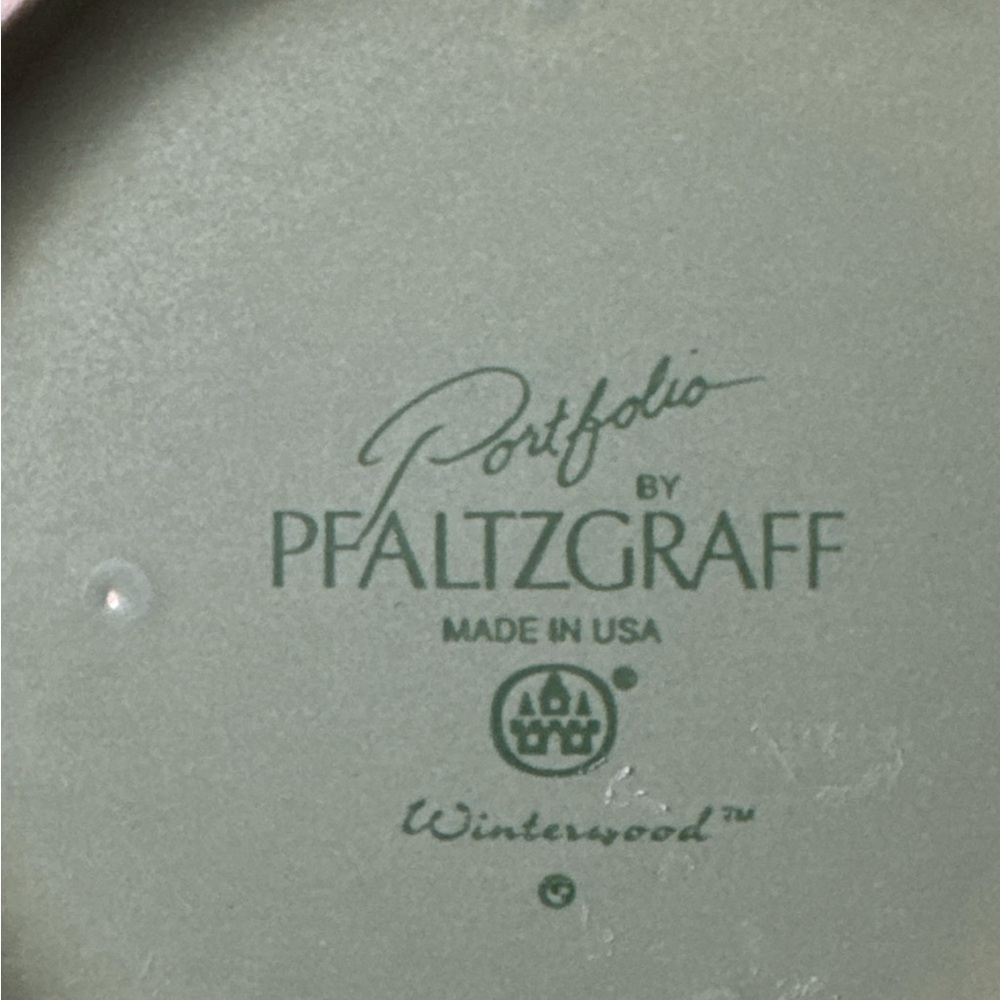 Pfaltzgraff Pottery Winterwood Salad/Dessert Plate. 8.25” in diameter. (H-1) - Picture 4 of 4